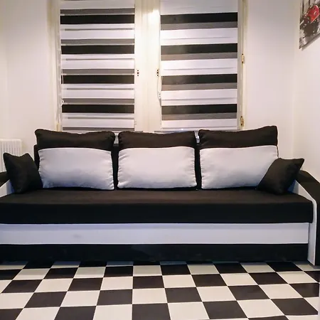 Good Located Subway U6 Apartment *